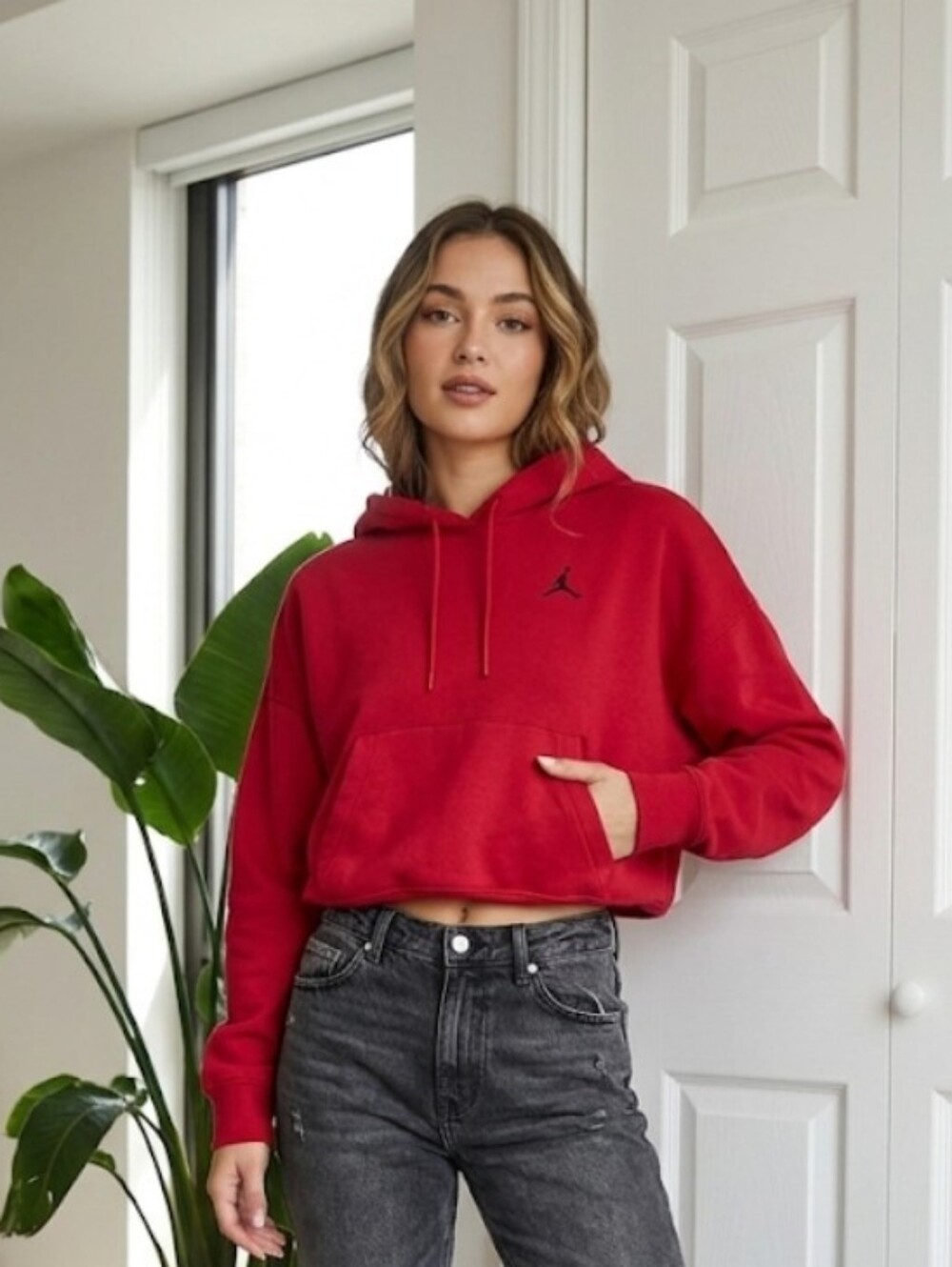 NIKE JORDAN Essentials Women's  Core Fleece Red Hoodie Logo Patch SIZE LARGE.